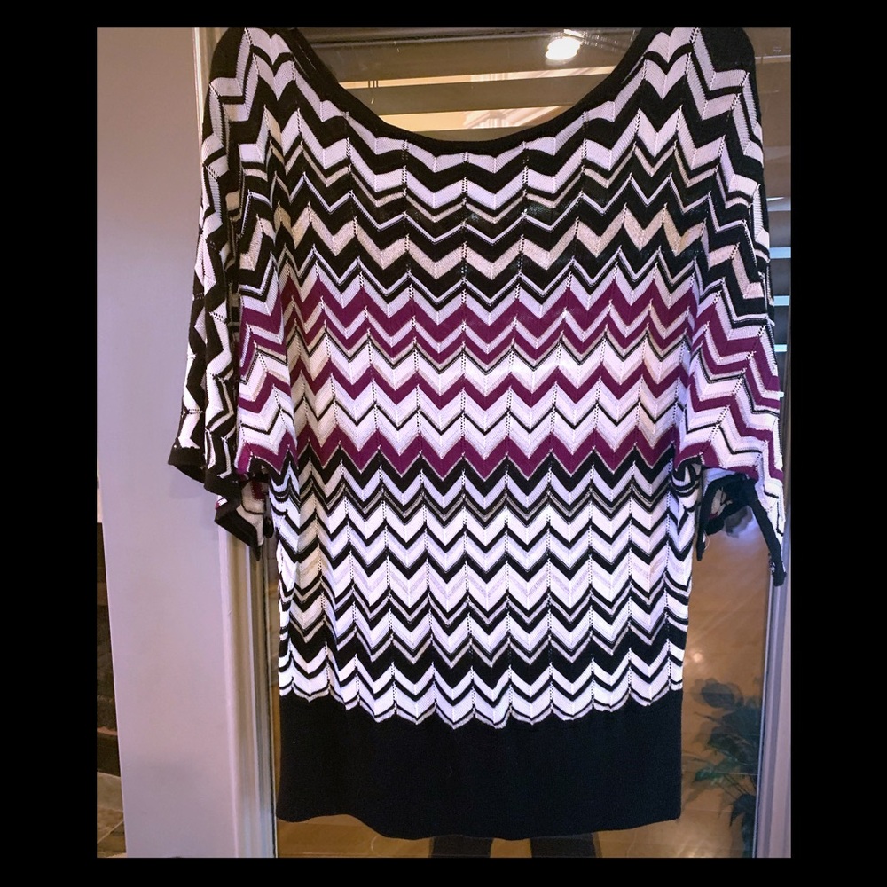 White House Black Market light weight sweater